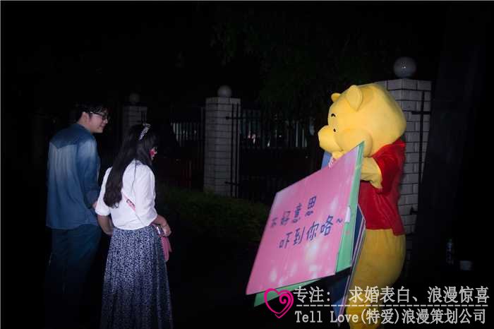 机场求婚完整版视频浪漫瞬间，机场求婚完整版视频，见证爱情的起航