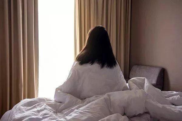 女子为逃刑罚 掐点怀孕连生3子视频女子为逃避刑罚，掐点怀孕连生三子背后的故事与反思
