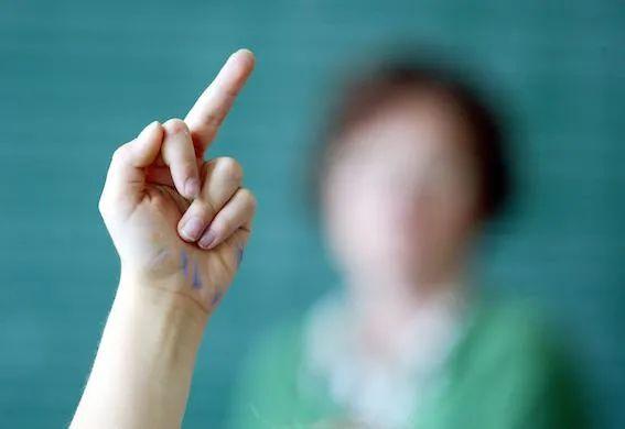 德国教师工资多少一月德国教师工资水平深度解析，一月能赚多少？